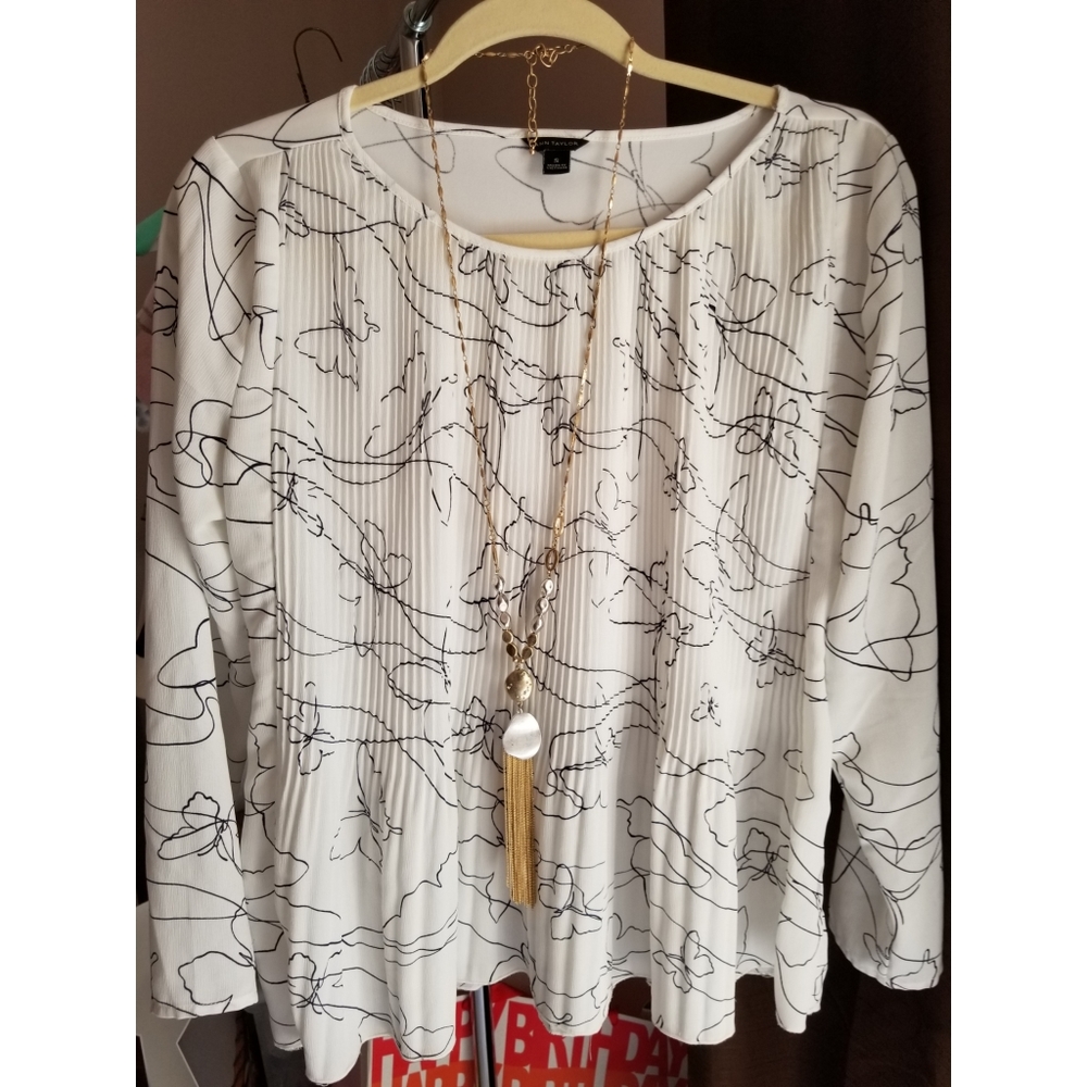 ANN TAYLOR RUFFLED TOP